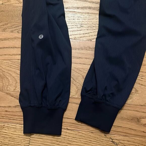 LULULEMON ATHLETICA ON THE GO INKWELL DRAWSTRING‎ JOGGER SIZE 4 - Picture 8 of 8